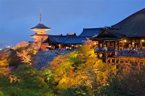  “Đền Kiyomizu” - Biểu hiện của Sự Thanh Tĩnh và Cảnh Vật Loang Lổ