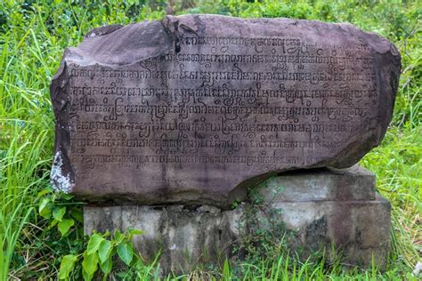  Sarcophagus of Flora - Cổ xưa và Bí ẩn Trên Đá Má Cẩm